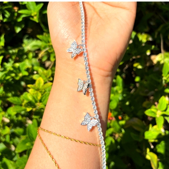 Elegant Silver Butterfly Bracelet - Picture 2 of 6